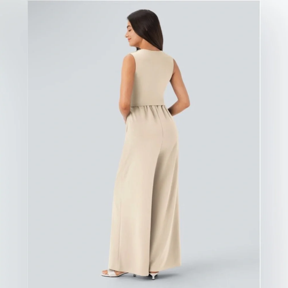 Halara V Neck Sleeveless Ruched Pocket Jumpsuit Easy Peezy size medium NWOT - Picture 6 of 14